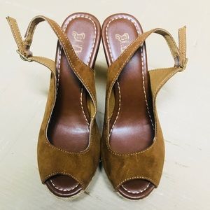 Tan Wedges Size 5 (true to size)